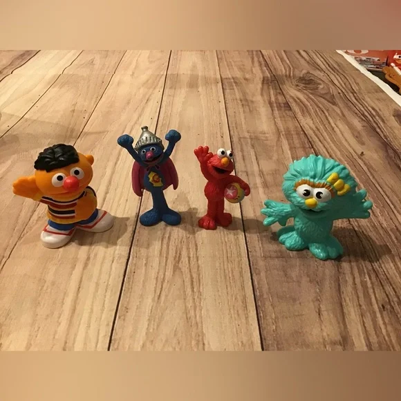 Sesame Street | Toys | Sesame Street Figures 4 In Lot Elmo Ernie Rosita ...